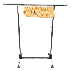 Portant et 40 Cintres Bois (Location) -